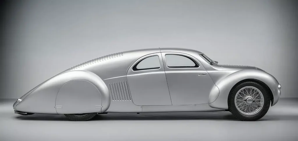 What you're looking at here is the Auto Union Type 52, an Audi concept that belongs to both this century and the last