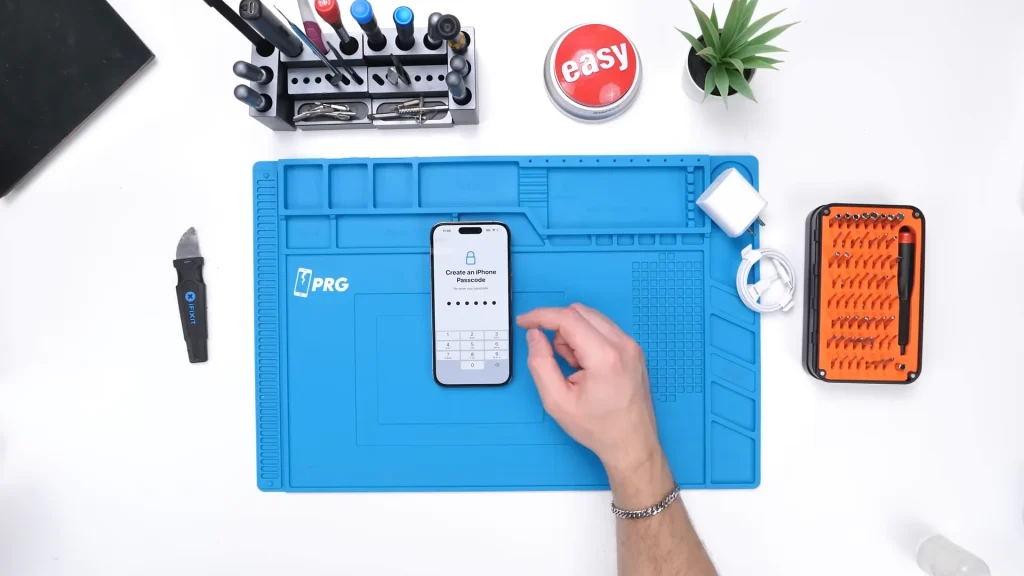 Man makes unexpected discovery whilst unboxing two refurbished iPhones from Temu