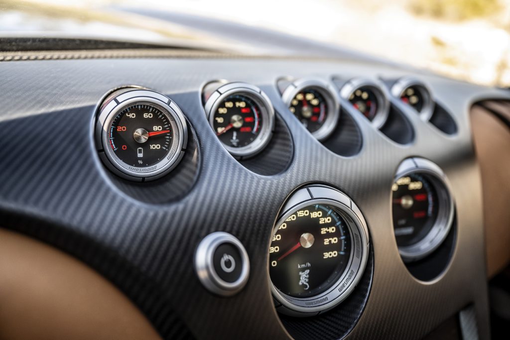 Wiesmann Project Thunderball gauges in detail