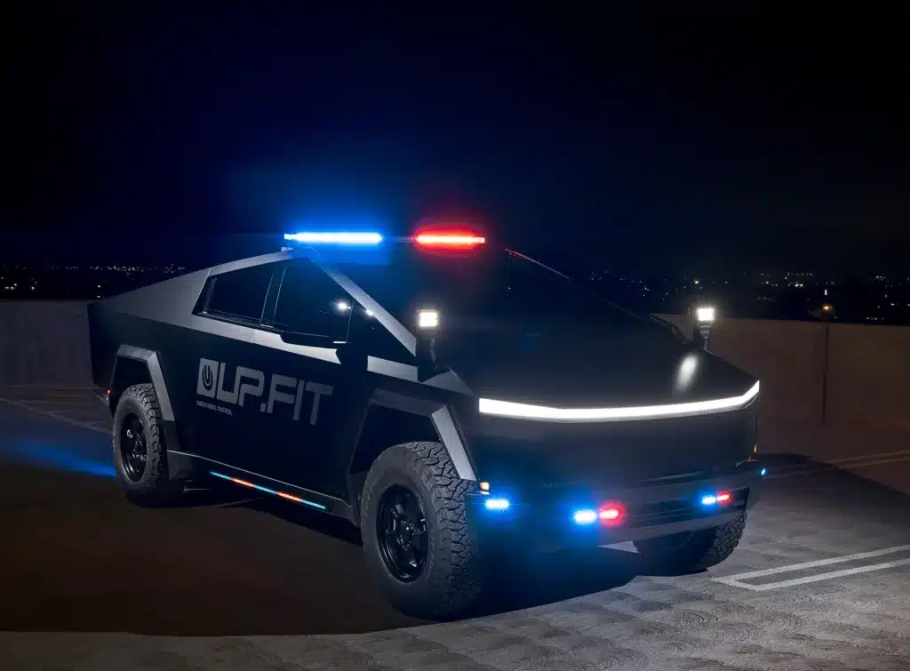 Worlds-first-Tesla-Cybertruck-police-cruiser