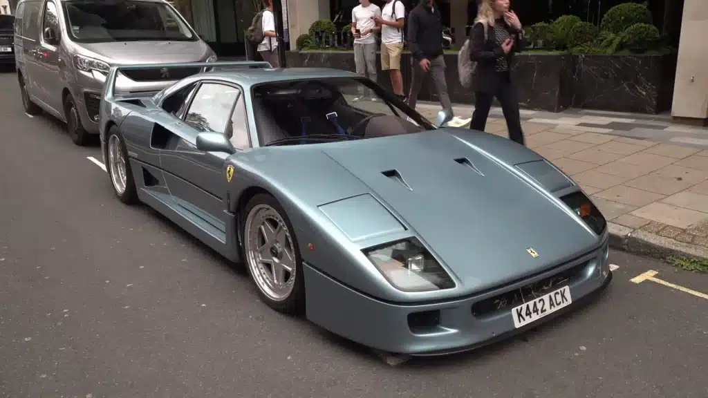 Worlds-only-Ferrari-F40-in-Azzurro-Hyperion-spotted