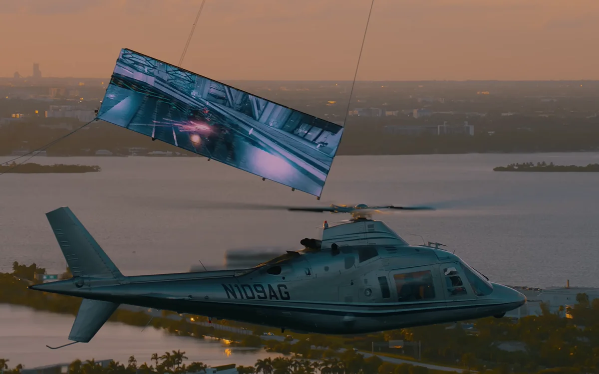 Xbox take massive 200+ foot TV into the air over Miami to break bizarre gaming world records Xbox take massive 200+ foot TV into the air over Miami to break bizarre gaming world records