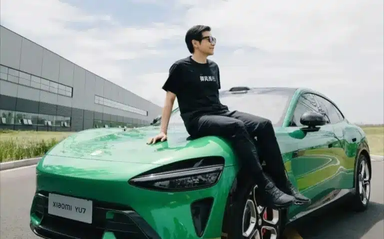 Xiaomi's CEO Lei Jun took to Weibo, a major social media platform in China, to praise Tesla and Tesla's FSD
