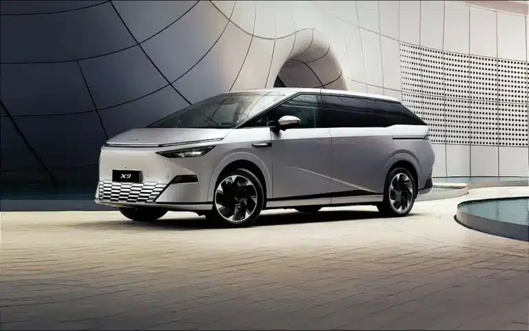 Xpeng X9