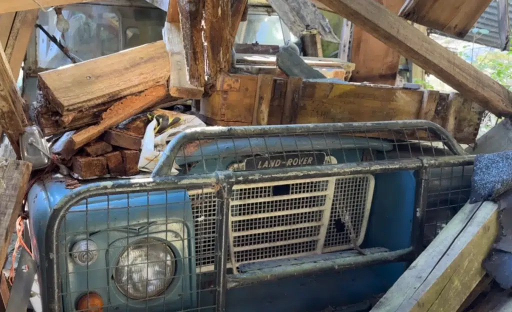 An abandoned Land Rover barn packed with Land Rover barn vehicles, barn find cars, and forgotten classics was just uncovered in a remote countryside