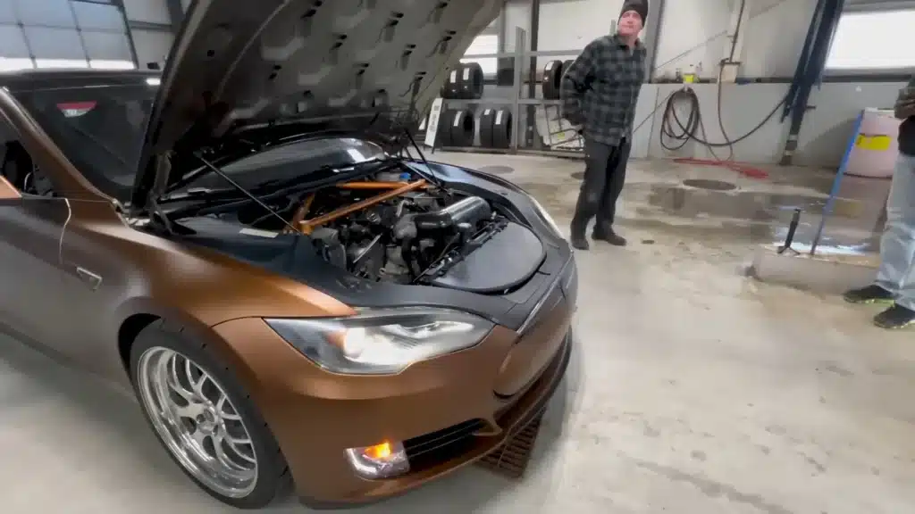 YouTuber-created-the-first-Tesla-Model-S-with-a-V8-engine