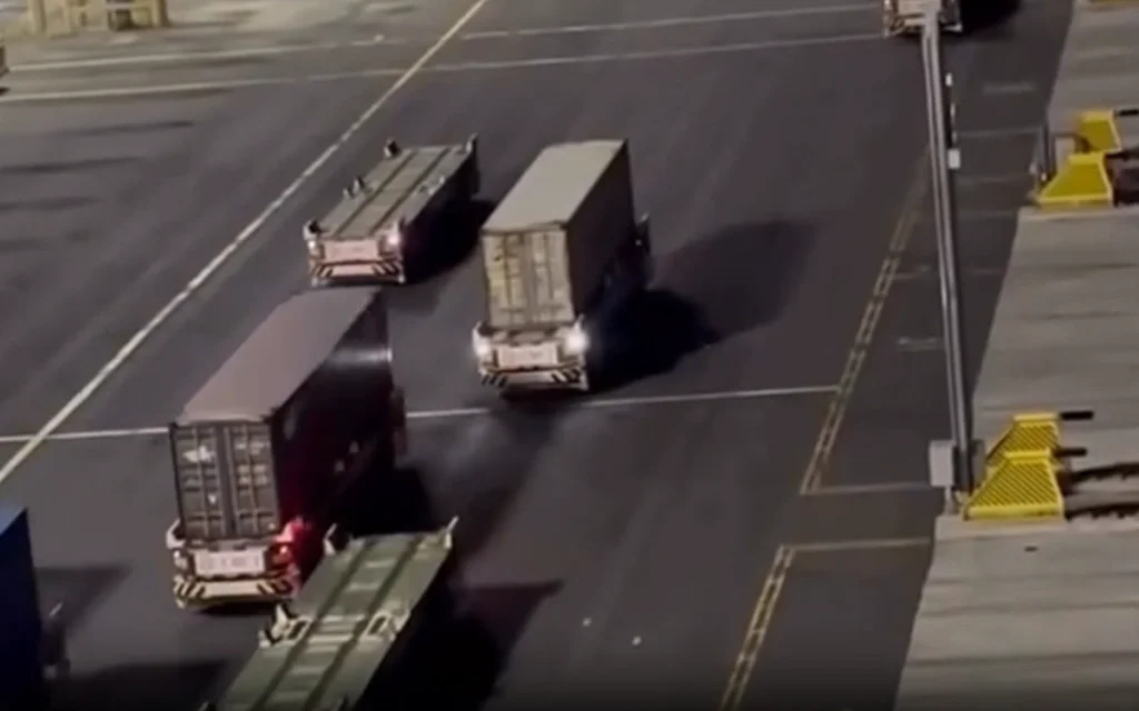 These ghost logistics centers in China are redefining smart logistics and introducing the future of fully automated warehouses staffed by robots