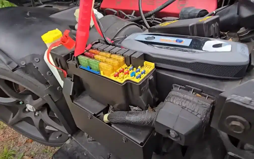 Florida man tried fixing his V10 Viper with parts from a Dodge Caravan, the results are surprising