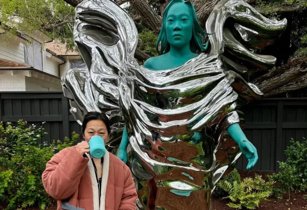 Mark Zuckerberg gave his multi-millionaire neighbors noise-cancelling headphones to help drown out the construction noise from his $110M home