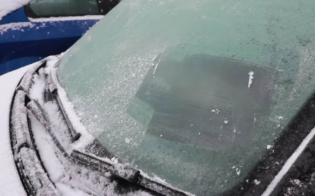 The AA reveals a simple parking tip to stop your car freezing overnight, and it’s an easy hack most drivers never think to use