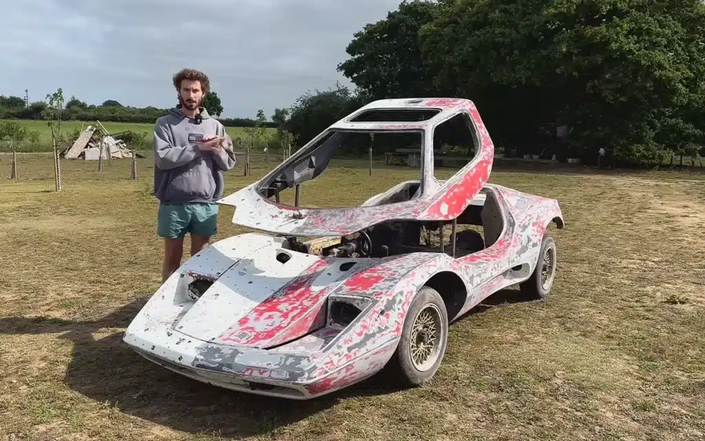 After buying an extremely rare abandoned 1980s supercar - a Carlton Carrera - this UK man found some horrors after flipping it to see the damage underneath