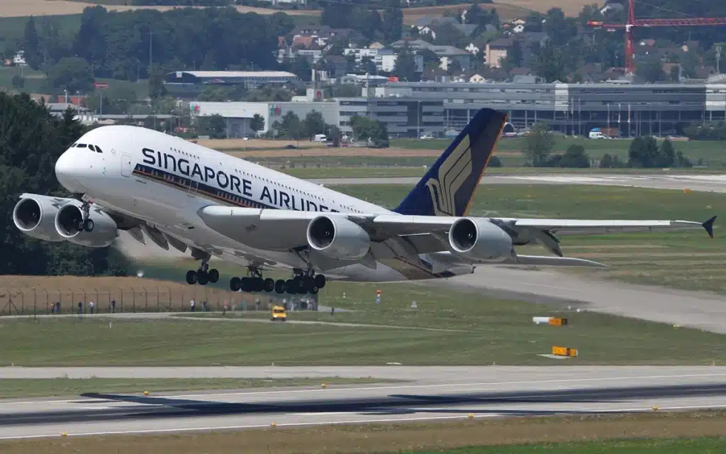 airbus a380 take-off