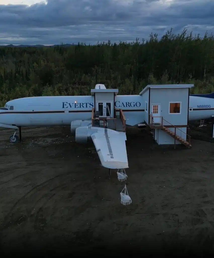 Airplane house in Alaska 