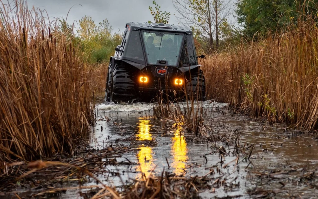 If you’ve ever wondered what would happen if you put a monster truck in the water, meet the Argo Sasquatch XTX, a Canadian-made amphibious vehicle.