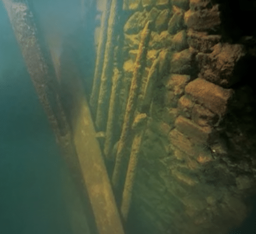 Ancient Chinese city perfectly preserved at bottom of a lake