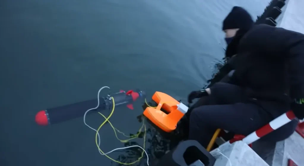 Engineers built a DIY submarine that can navigate underwater without GPS, using clever design choices and a few smart shortcuts to make autonomy possible