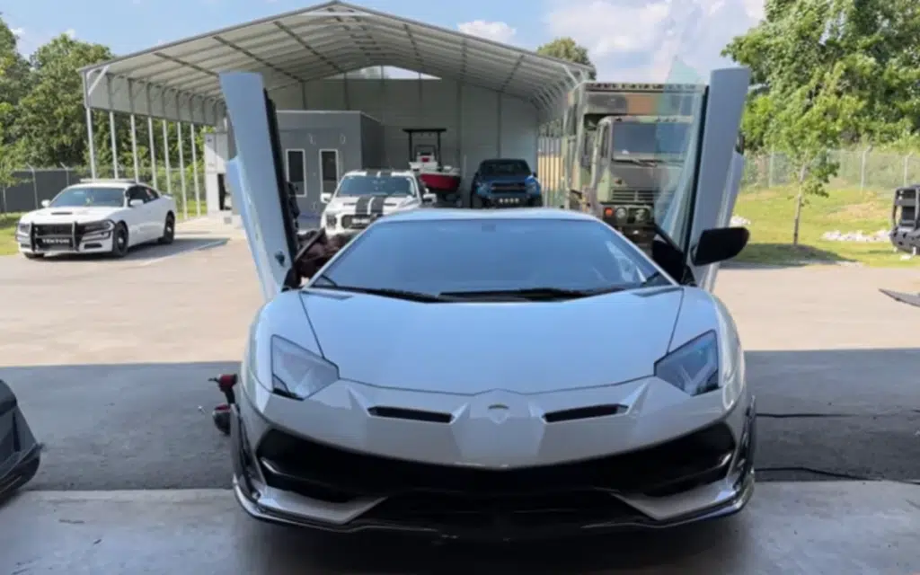 Tennessee brothers rebuild a Lamborghini Aventador but during the first test drive it starts melting