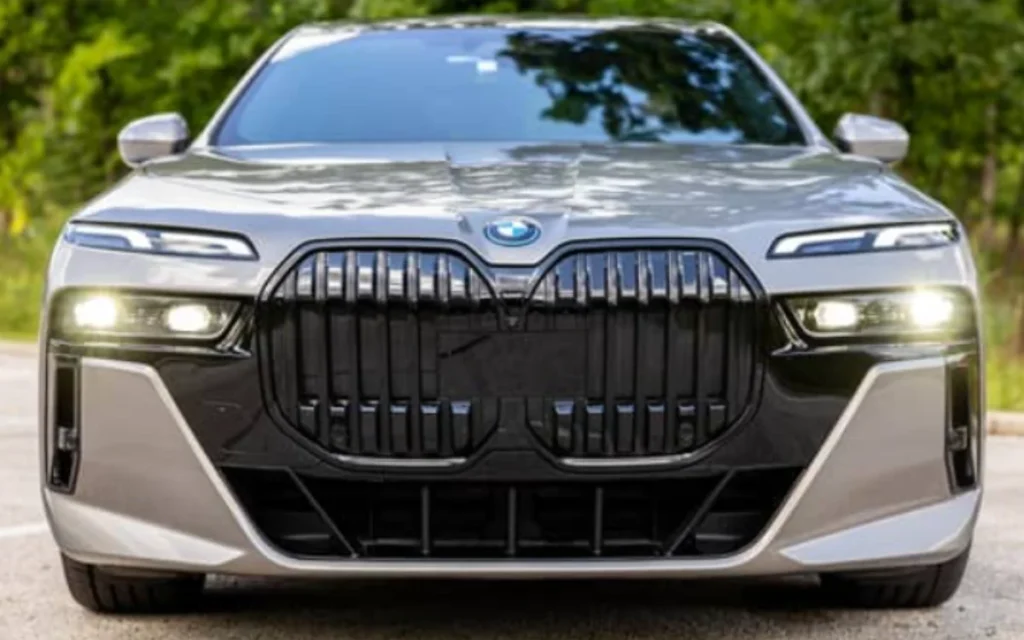 Someone forked out a whopping $131,945 for this 2023 BMW i7 xDrive 60, put 20,000 miles on the clock, and then sold it for a whole lot less