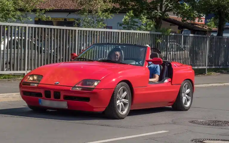 BMW Z1 Roadster with vertical sliding doors