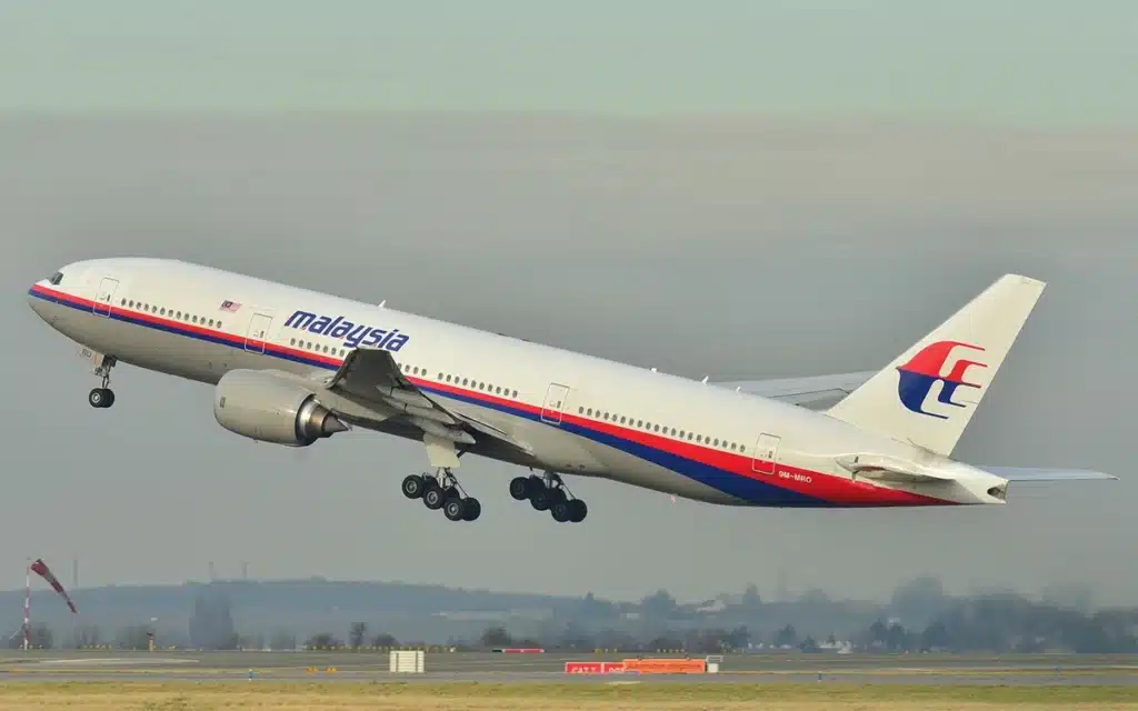 search searching for missing flight mh370