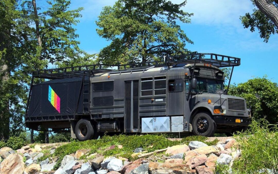 This converted school bus could survive the Apocalypse