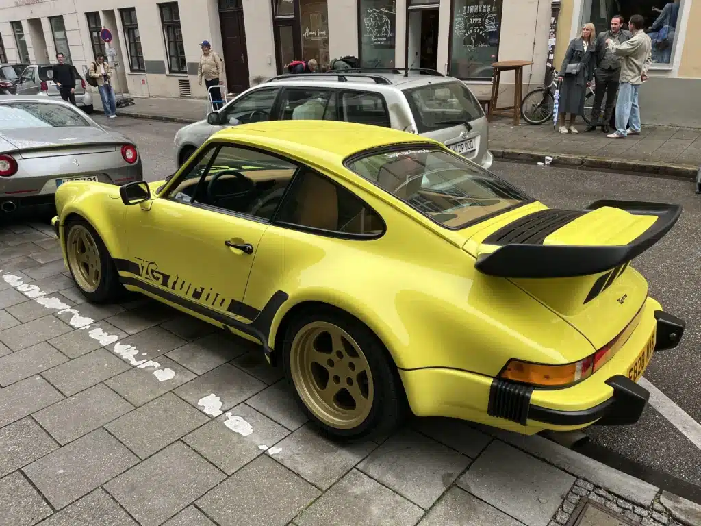 Father unsuspectingly sends son a picture of Porsche he saw parked on the street, son's jaw drops to the floor after he spots detail on it
