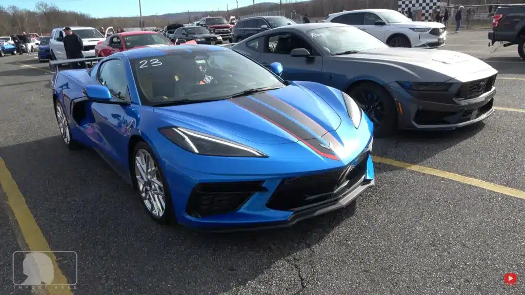 Chevy Corvette E-Ray vs Ford Mustang Dark Horse in drag race