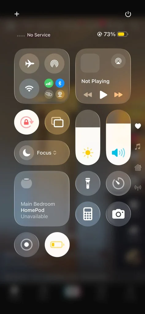 This is what it's like using Apple CarPlay without any cell service