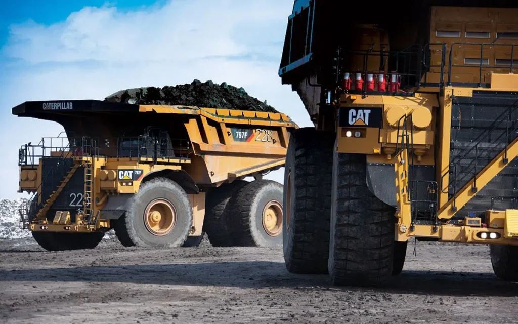 A viral Reddit photo shows a Chevy LUV inside the colossal Terex Titan, once the world’s biggest mining truck, and the scale is staggering