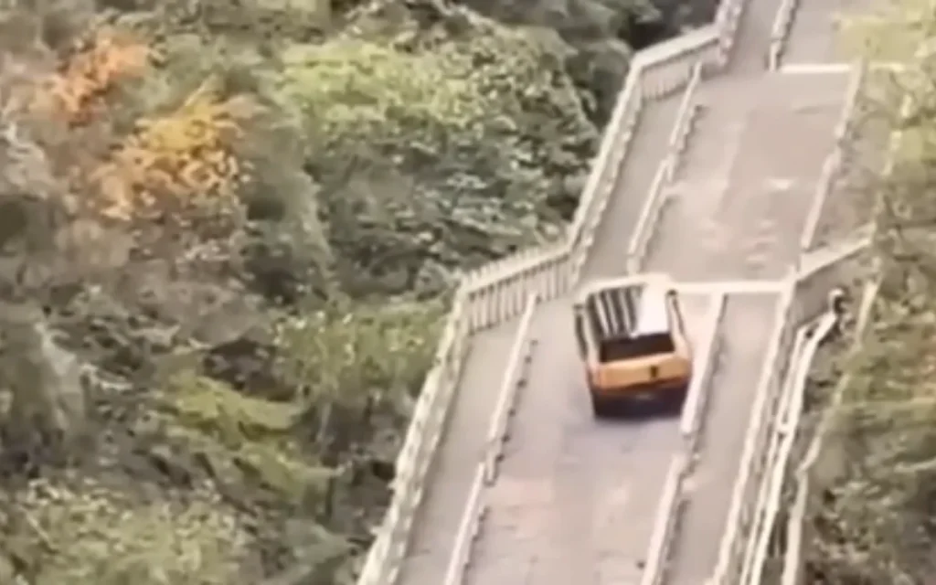 Chinese carmaker Chery attempted to recreate Land Rover’s legendary ‘Stairway to Heaven’ challenge, and it did not go well