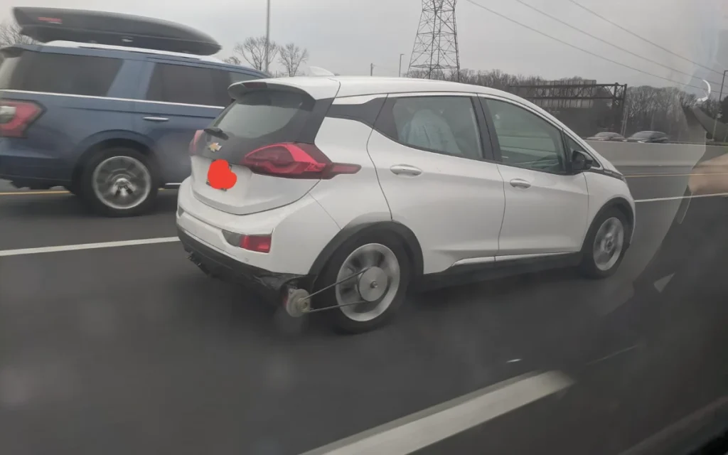 Engineers weigh in on viral image that suggests a Chevy Bolt can recharge while driving using a generator