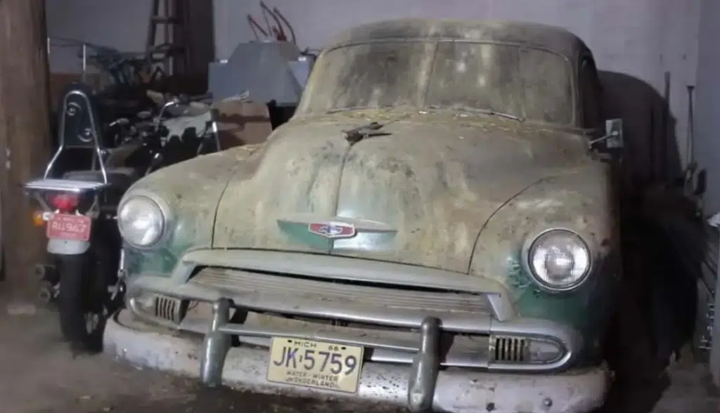 1952 Chevy barn find