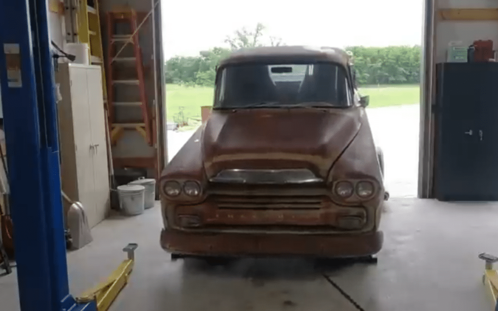 Man who bought neighbor’s 1959 Chevy pickup parked for 30 years discovers shocking engine surprise during inspection