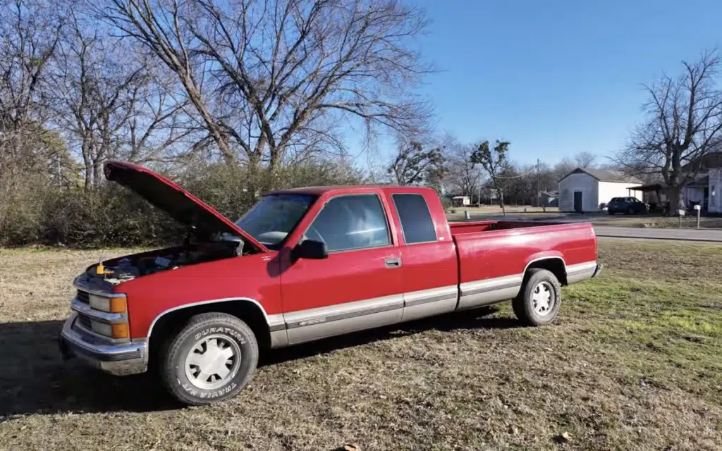 Chevrolet C1500 found abandoned in junkyard was thought to be a dud so was sold for $850, but was fixed for $20