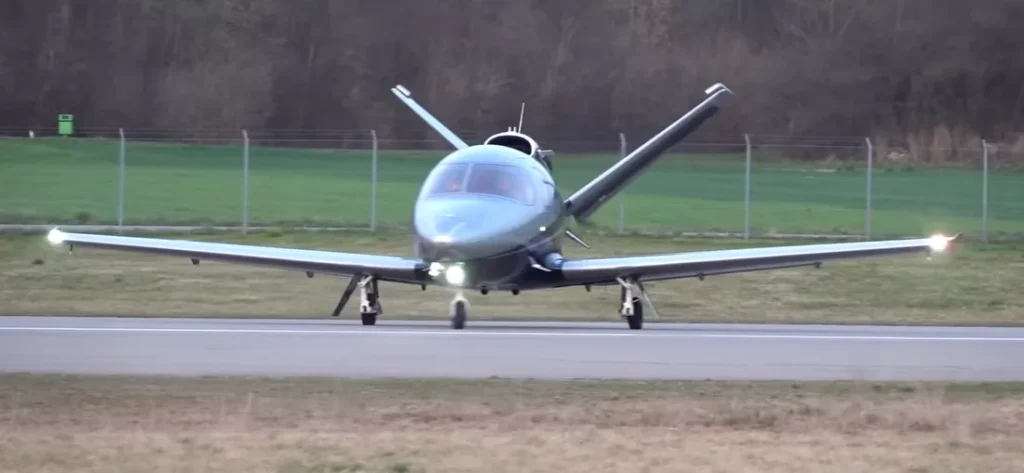 A rookie US pilot takes the controls of a $3.5 million Cirrus Vision Jet, flying and landing it himself in a once-in-a-lifetime test