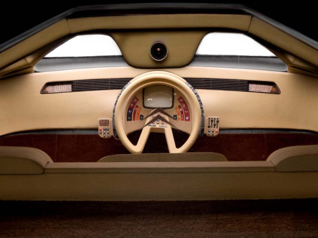 The Citroën Karin concept car dashboard