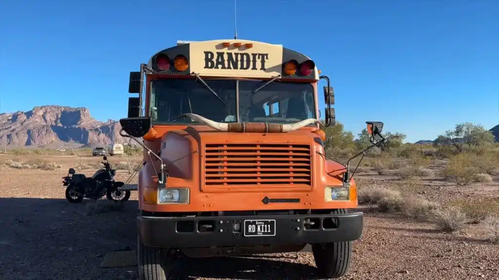 cool-western-themed-school-bus-2