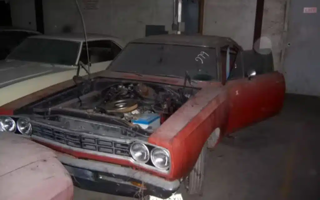 Man managed to find a cow barn in Texas filled with more than 300 muscle cars