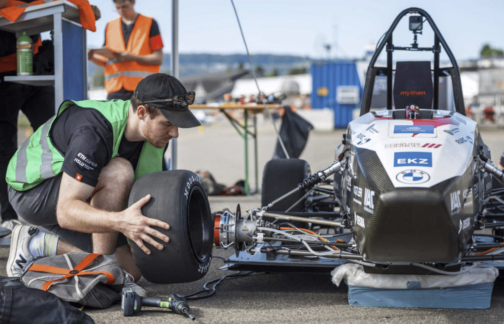 Custom-built racer smashes the world record for acceleration