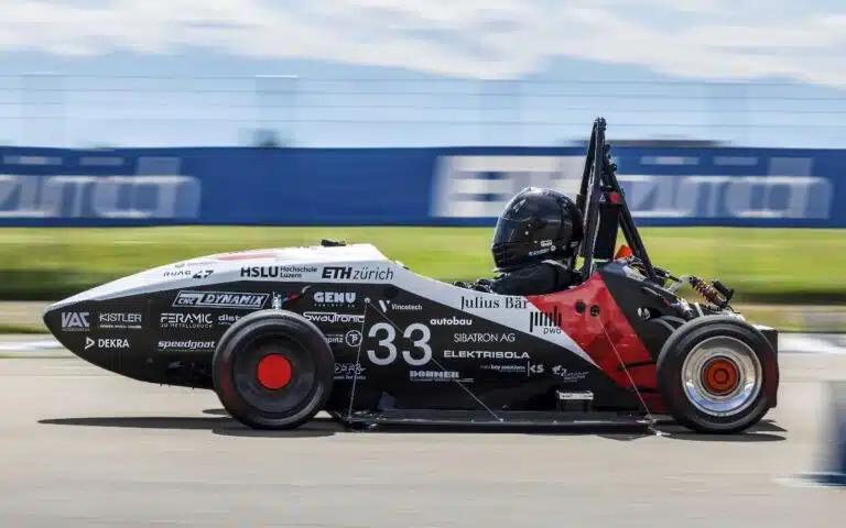 Custom-built racer smashes the world record for acceleration