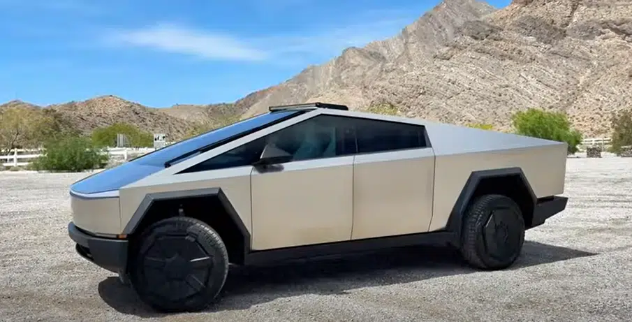 Vegas Tesla fan tries out Cybertruck then reveals why he decided not to buy one