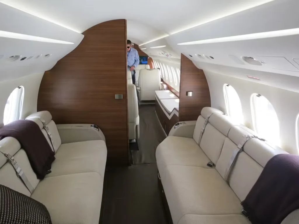 Taylor Swift's $1,600,000,000 net worth helps fund her $54,000,000 private jet that boasts four incredible features