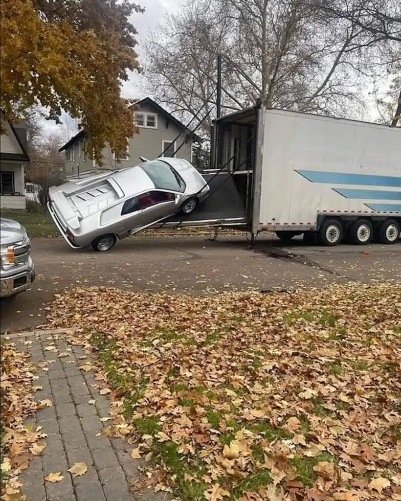 Lamborghini Diablo falling off a delivery truck is enough to break the heart of any car fan