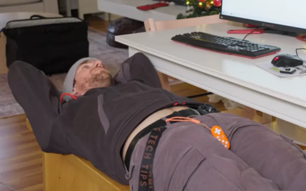 A tech expert took a trip down memory lane by using dial-up internet in 2025 to see if it really was as bad as he remembered it