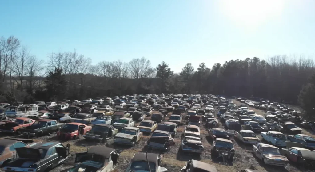 A father and son stumbled on a sun-faded 1969 Dodge Charger in a Tennessee junkyard - one that looked exactly like the General Lee