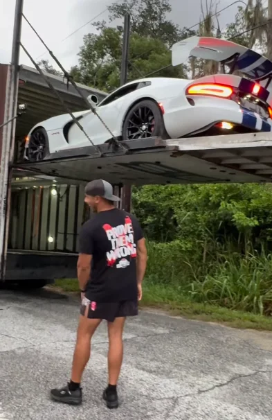 Heartwarming moment as US dad gets the Dodge Viper delivered that he always promised his daughter