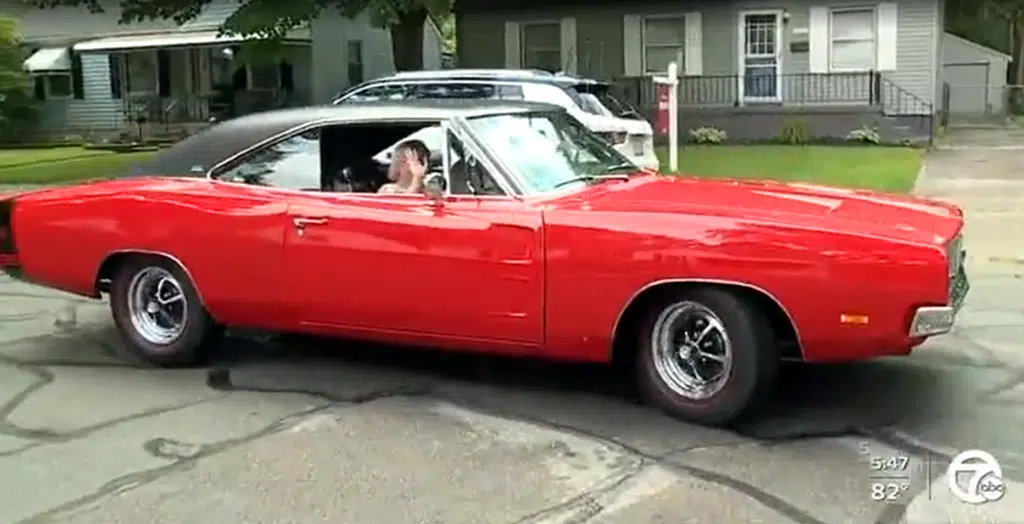 Couple who deeply regretted selling their 1969 Dodge Charger reclaimed it after new owner graciously agreed to sell it back years later