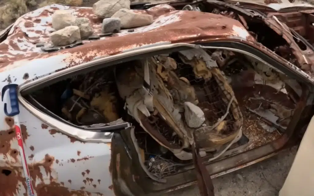 Man found an abandoned 1972 Dodge Charger in the California desert and it made for a tragic sight