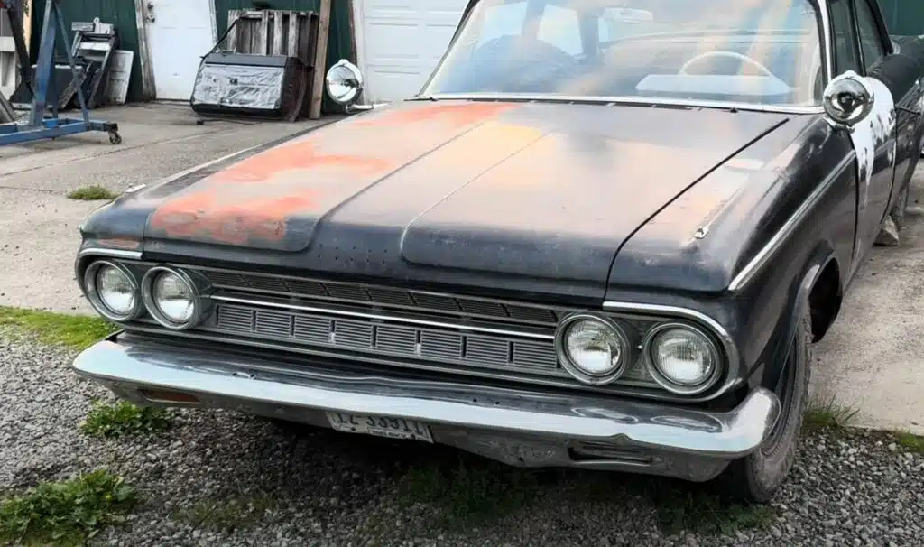 Restorer discovered a rare ex-Police 1964 Dodge 880 and found a surprise inside