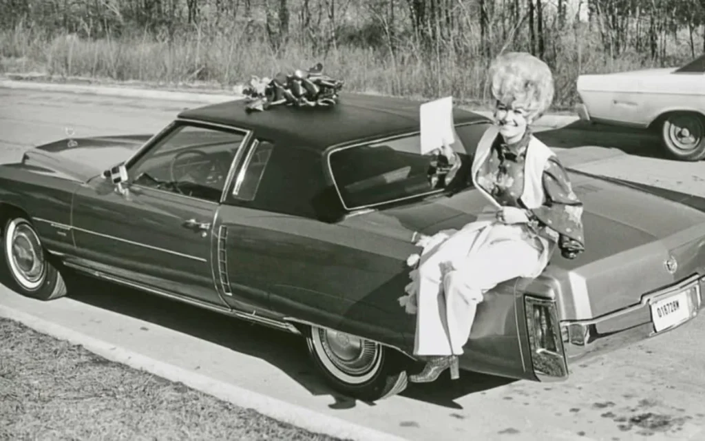 Dolly Parton once received a custom Cadillac from Porter Wagoner, and the gift ended up meaning far more than just a flashy Christmas surprise
